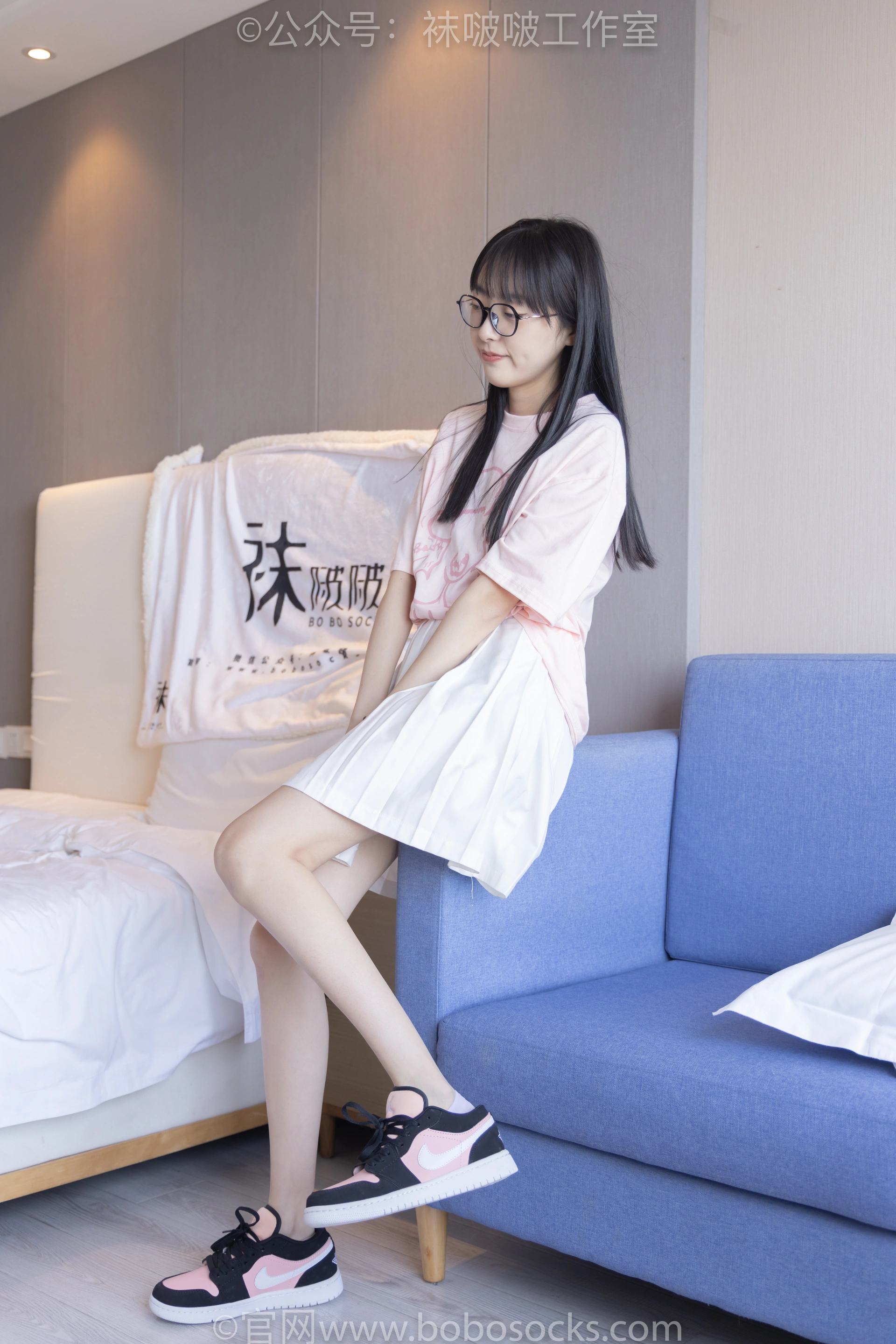 [BoBoSocks袜啵啵]NO.091 稚予-板鞋、淡粉色船袜、黑色船袜、裸足 1
